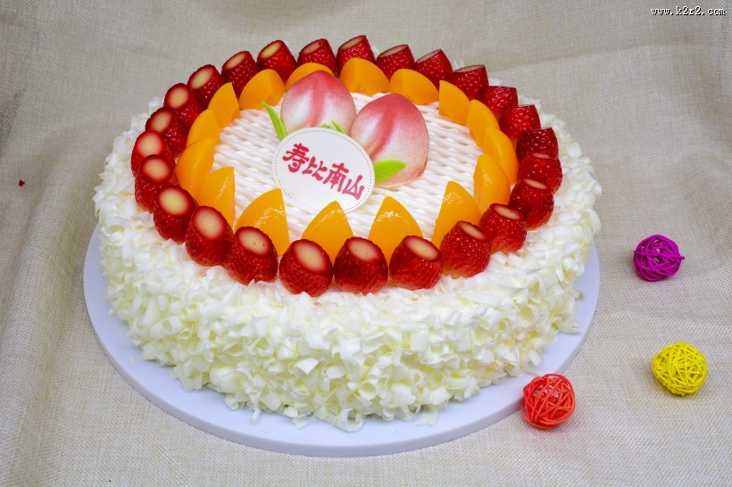 可爱香甜的生日蛋糕图片