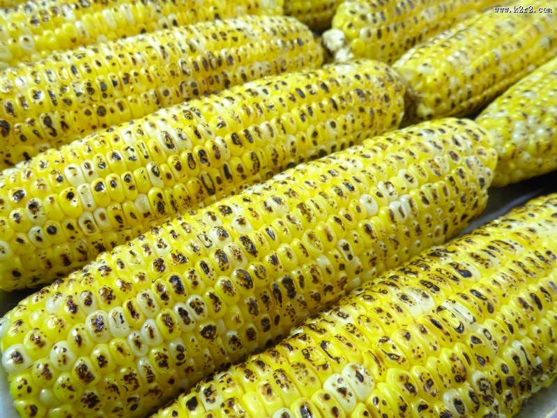 童年记忆烤玉米图片