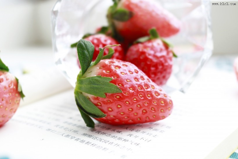 酸甜好吃的草莓图片