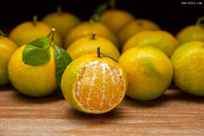 酸甜可口剥开的橘子图片大全