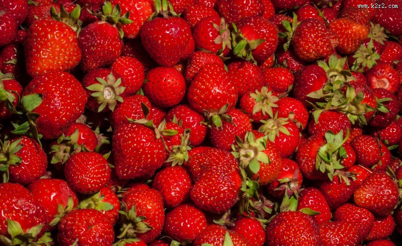 美味可口的红色草莓图片