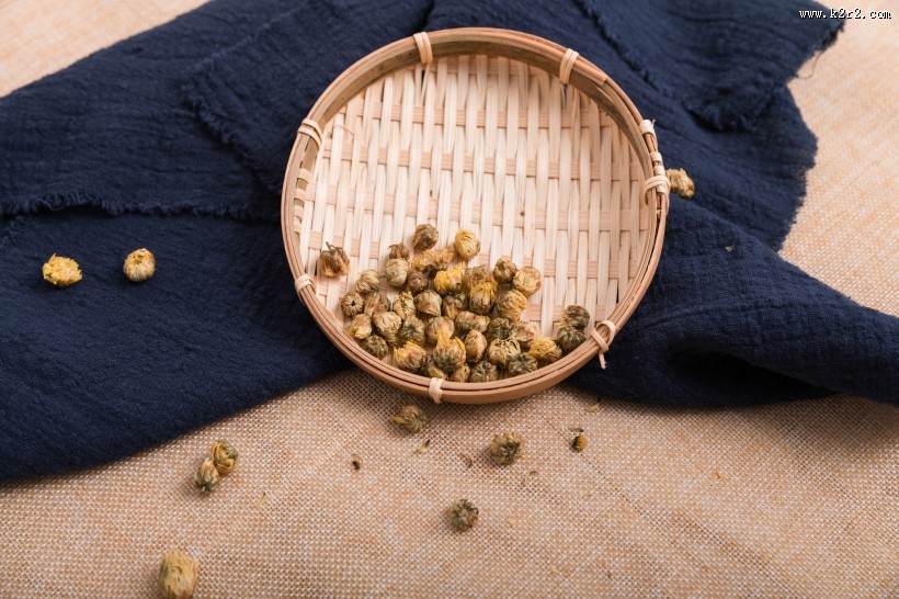 清火明目的干制菊花茶图片