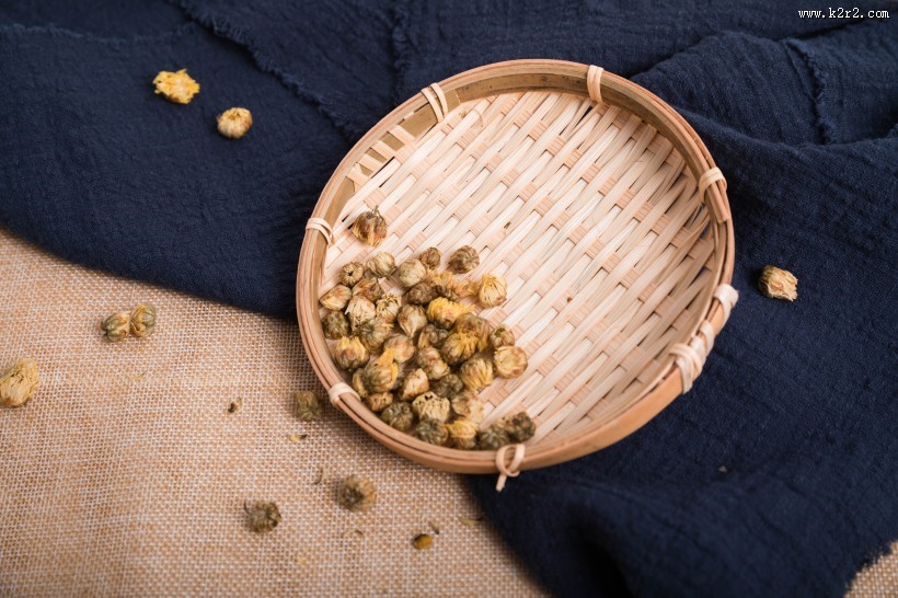 清火明目的干制菊花茶图片