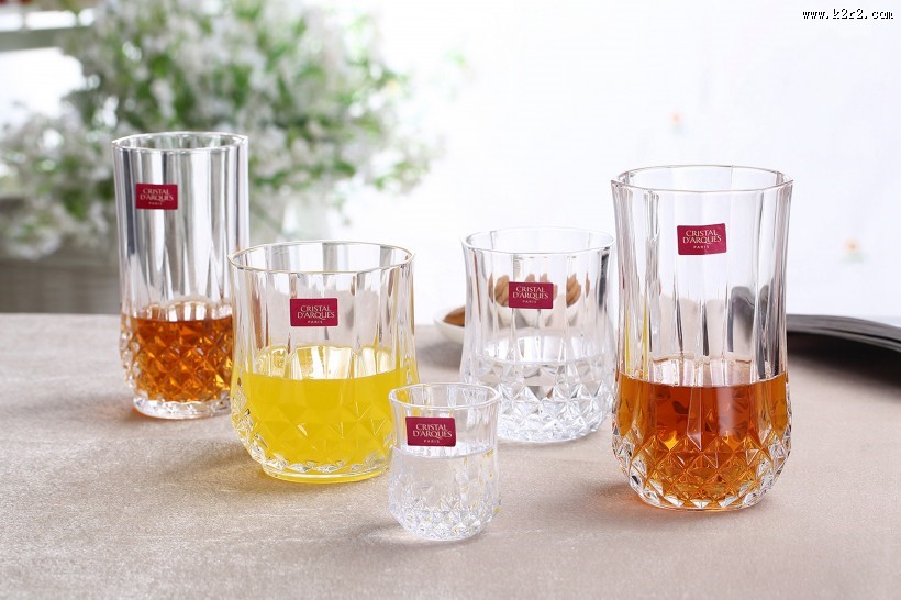 夏日清爽的啤酒图片