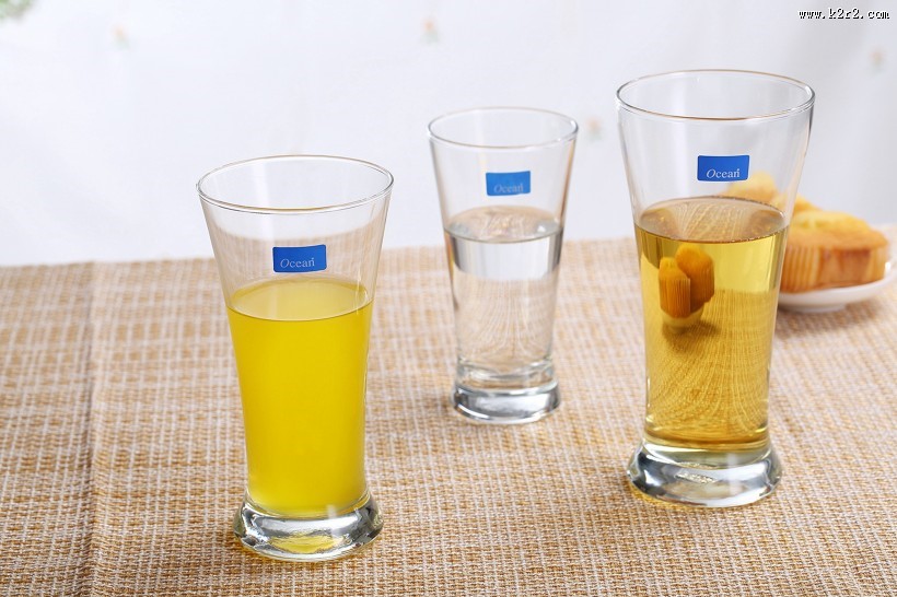 夏日清爽的啤酒图片