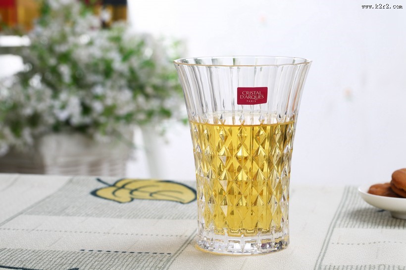 夏日清爽的啤酒图片