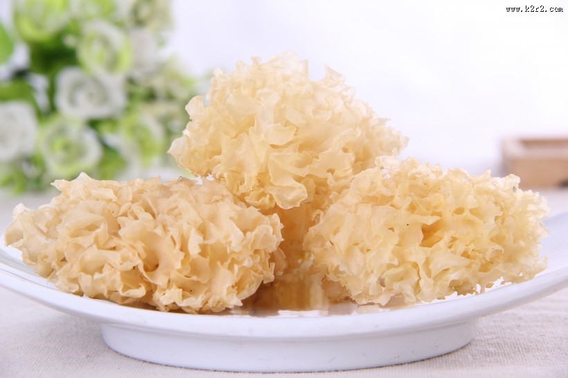 雪白营养润肺的银耳图片大全