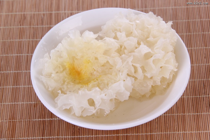 雪白营养润肺的银耳图片大全