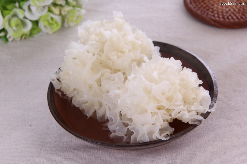 雪白营养润肺的银耳图片大全