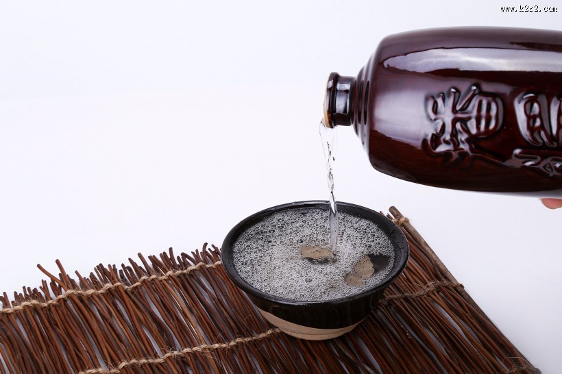 高浓度辛辣的白酒图片大全