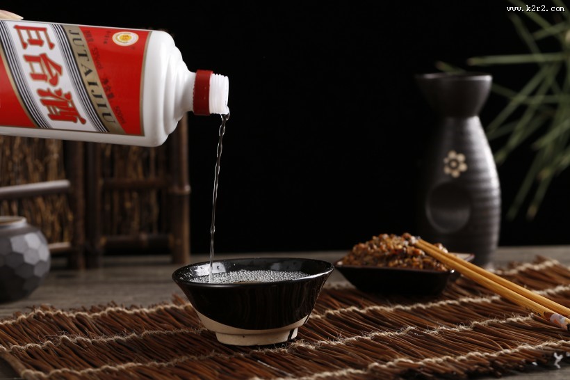 高浓度辛辣的白酒图片大全