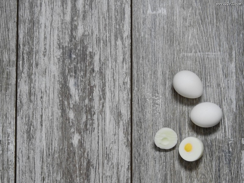 冒油好吃的咸鸭蛋图片