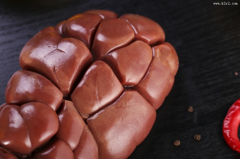 鲜红的牛肾图片