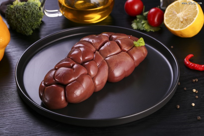 鲜红的牛肾图片