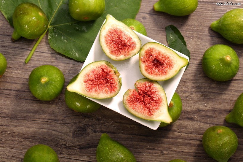 新鲜美味的无花果图片