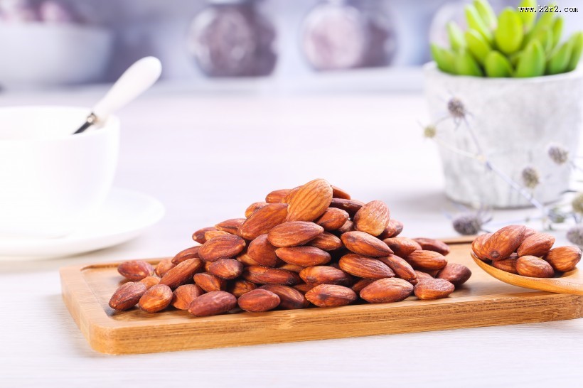 好吃的大杏仁图片