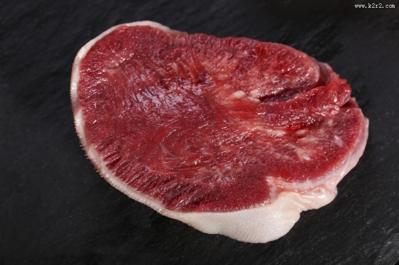 鲜嫩美味牛舌图片