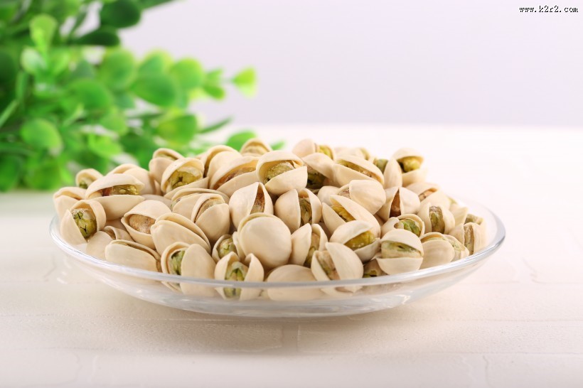 洁白的开心果图片