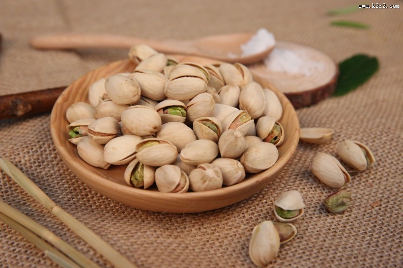 洁白的开心果图片