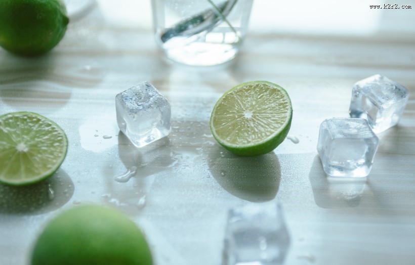 清凉的夏日柠檬图片