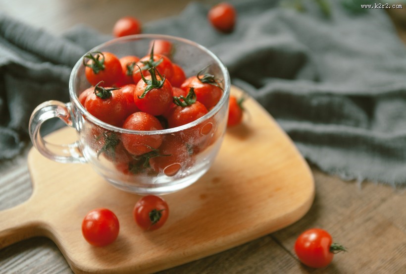 鲜红酸甜的圣女果图片