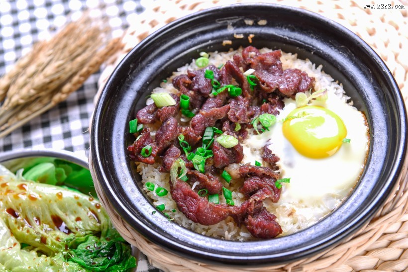 特色粤菜煲仔饭图片