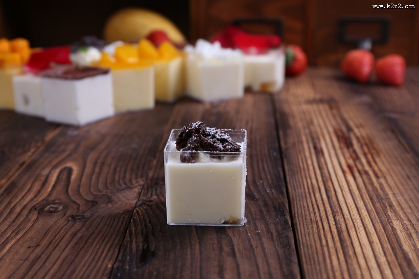 美味好吃的甜点慕斯杯图片