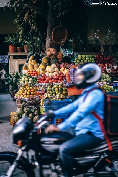 水果摊上的水果图片
