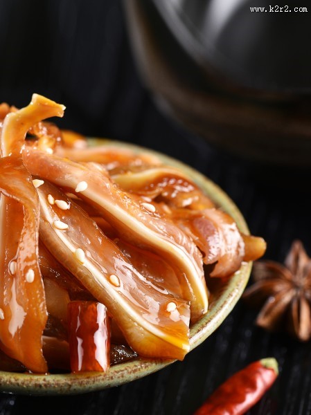 好吃的凉拌麻辣耳丝图片