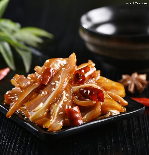 好吃的凉拌麻辣耳丝图片