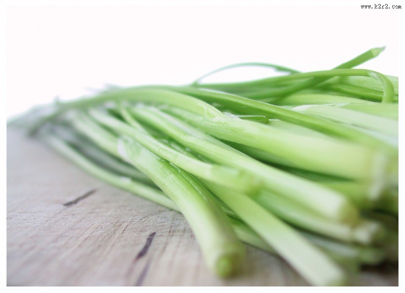 绿色新鲜的韭菜图片