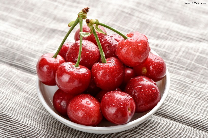 红色的车厘子图片