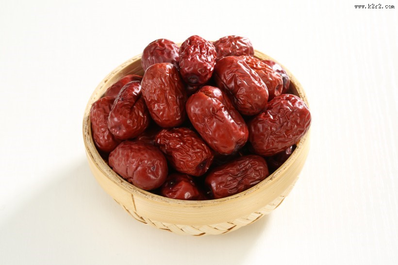 晒干的健康营养大红枣图片