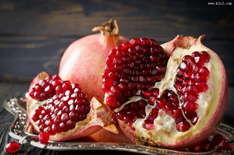 新鲜的石榴图片