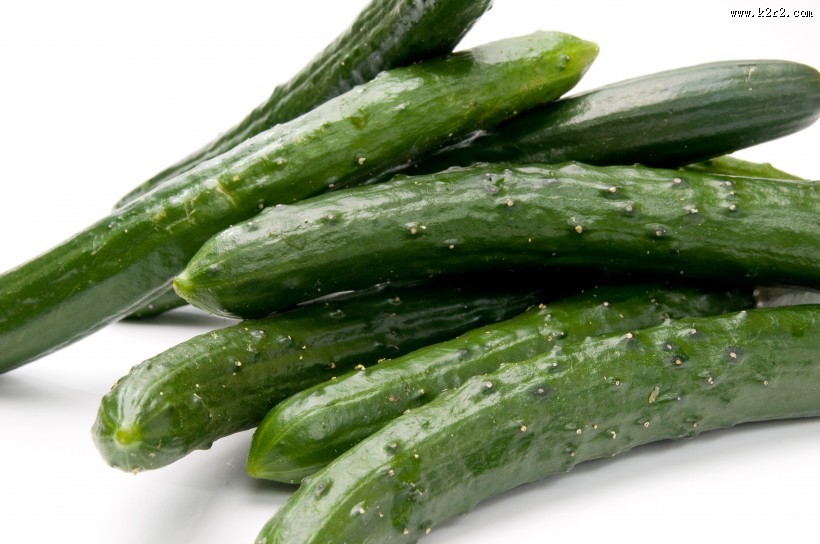 脆甜鲜嫩的黄瓜图片