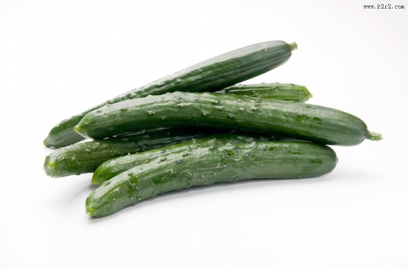 脆甜鲜嫩的黄瓜图片