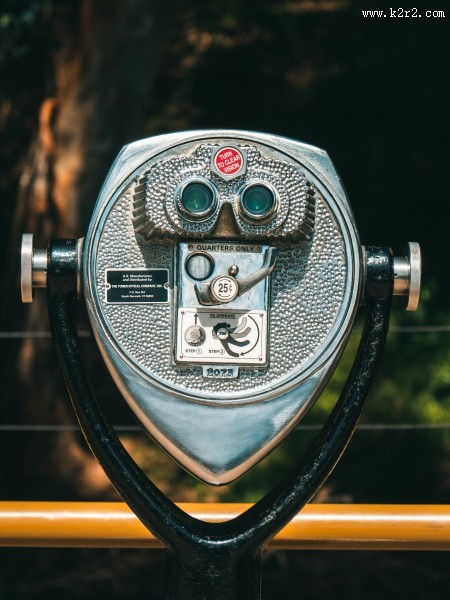 观景平台上的望远镜图片