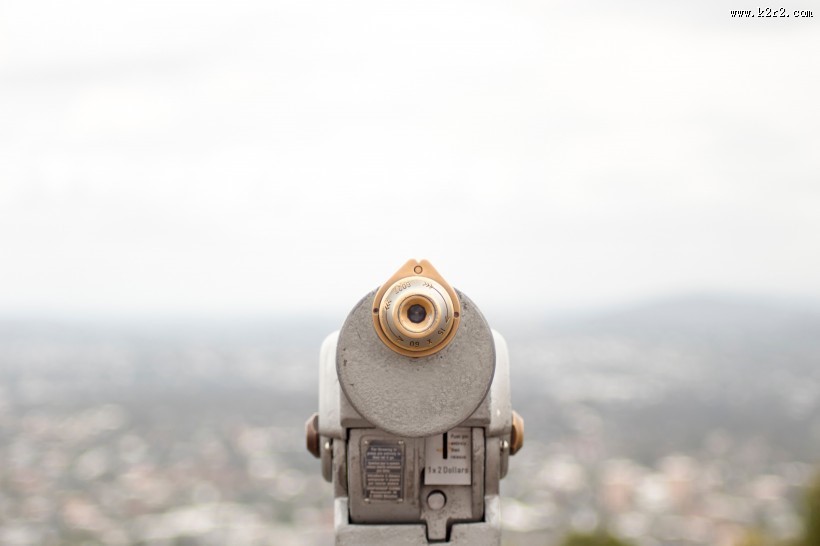 观景平台上的望远镜图片