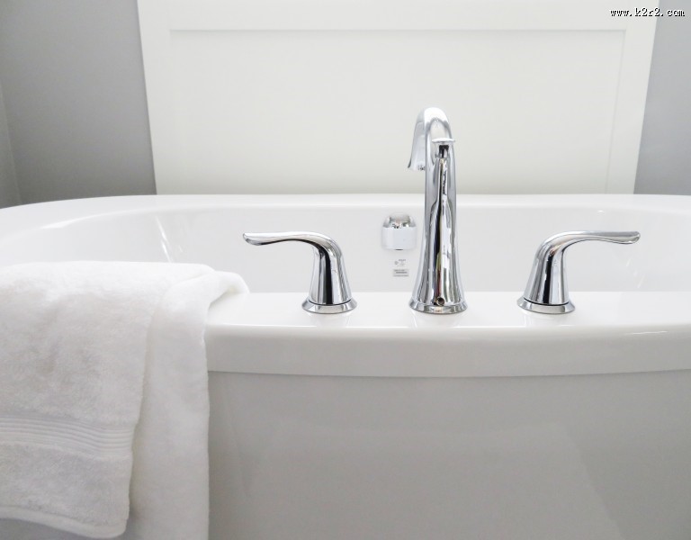 折叠整齐的毛巾图片