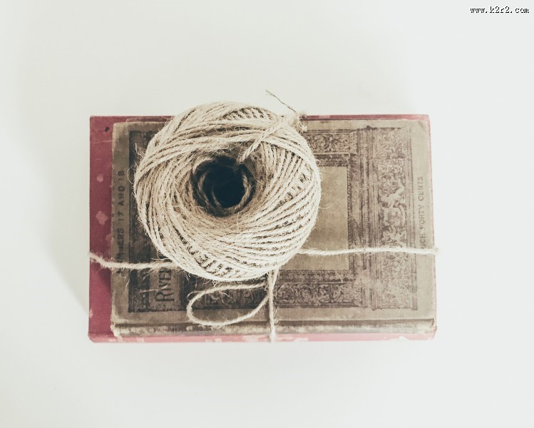 卷成团或球的毛线图片