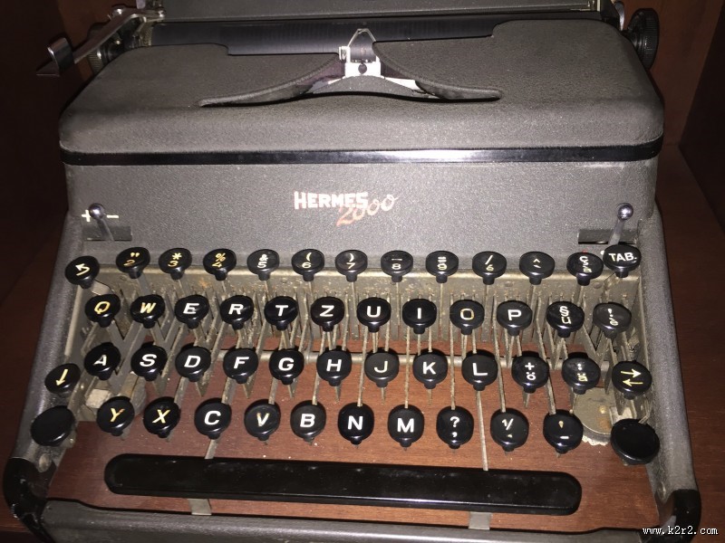 老式打字机高清图片