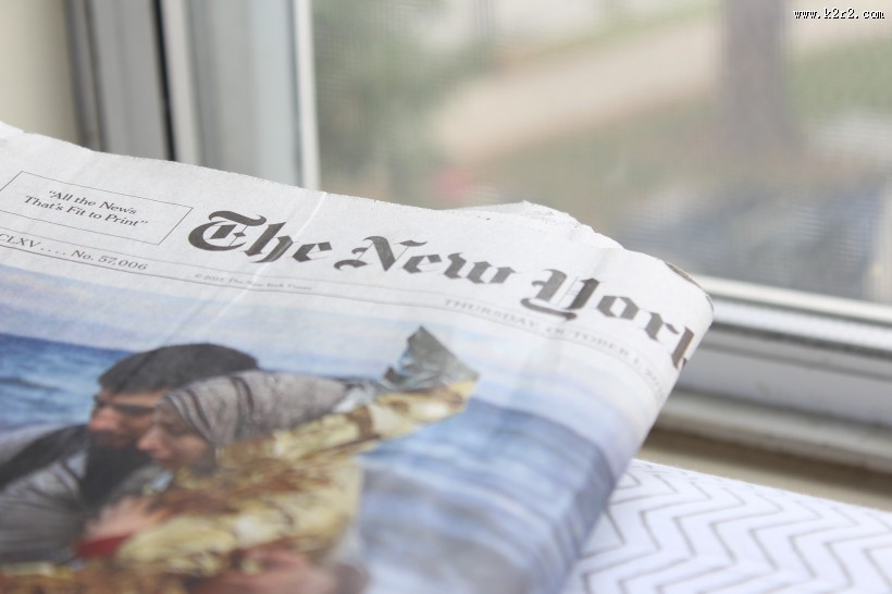 桌子上的报纸图片大全