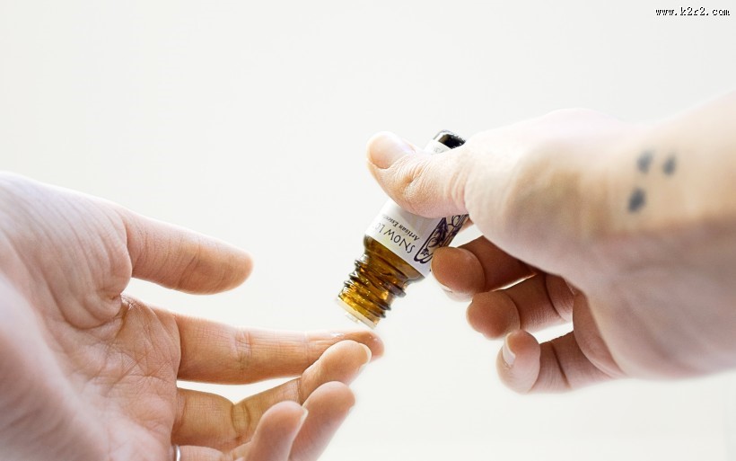 装在瓶子里的液体香薰图片大全