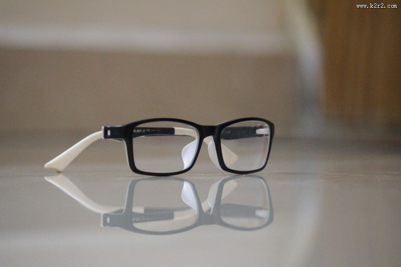 黑框眼镜图片图片