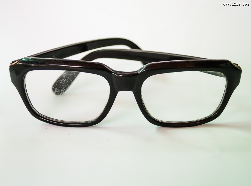 近视眼镜图片