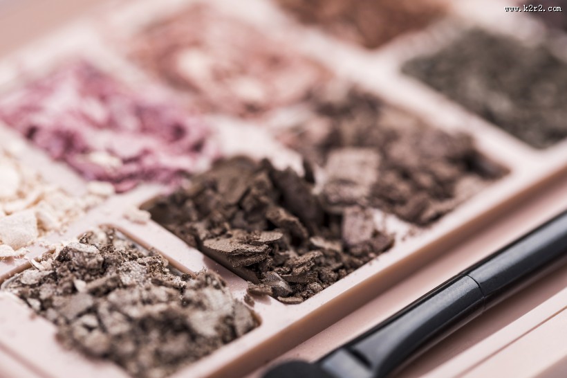 色彩好看的美妆眼影图片