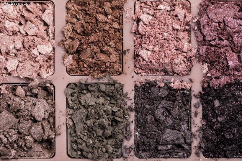 色彩好看的美妆眼影图片