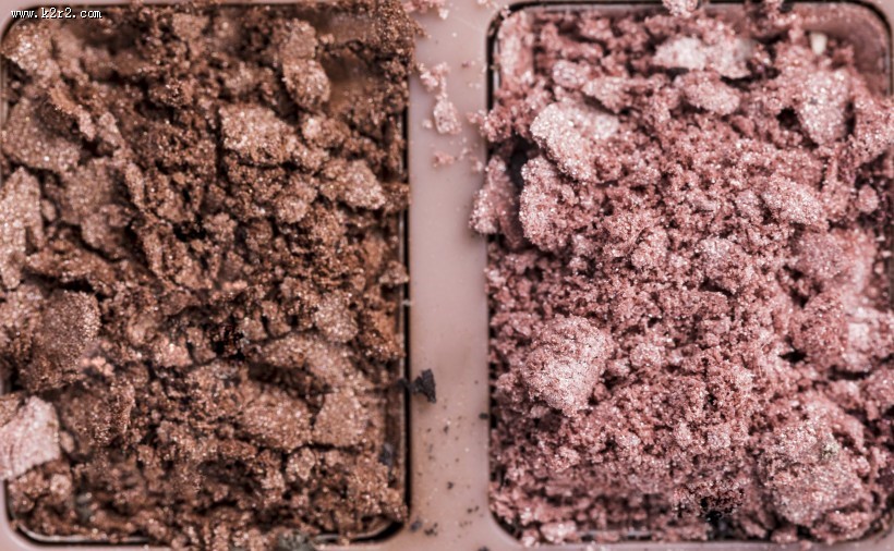 色彩好看的美妆眼影图片