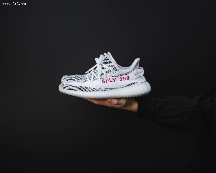 阿迪达斯椰子鞋的图片