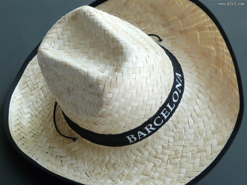 夏季出游必备的遮阳草帽图片